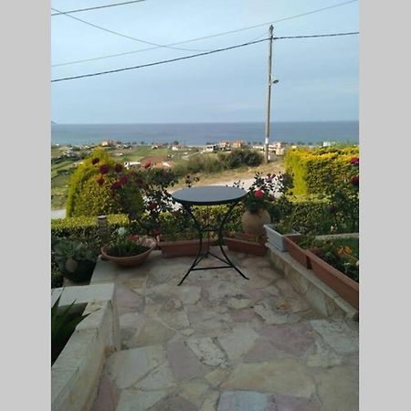 Villa Roses-Mourteri Luaran gambar
