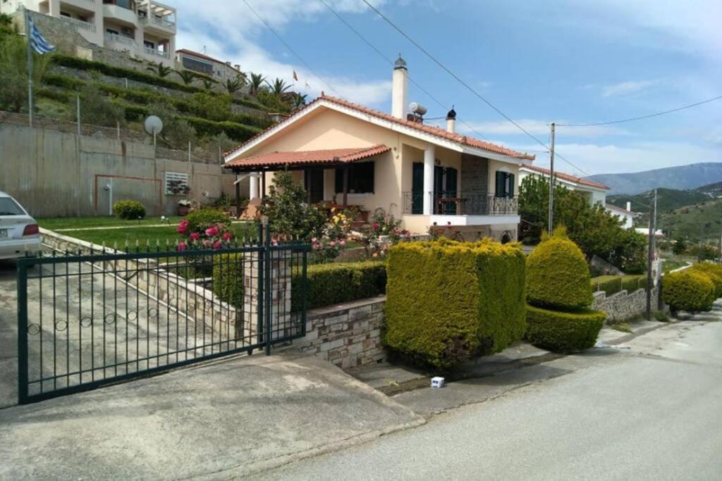 Villa Roses-Mourteri Luaran gambar