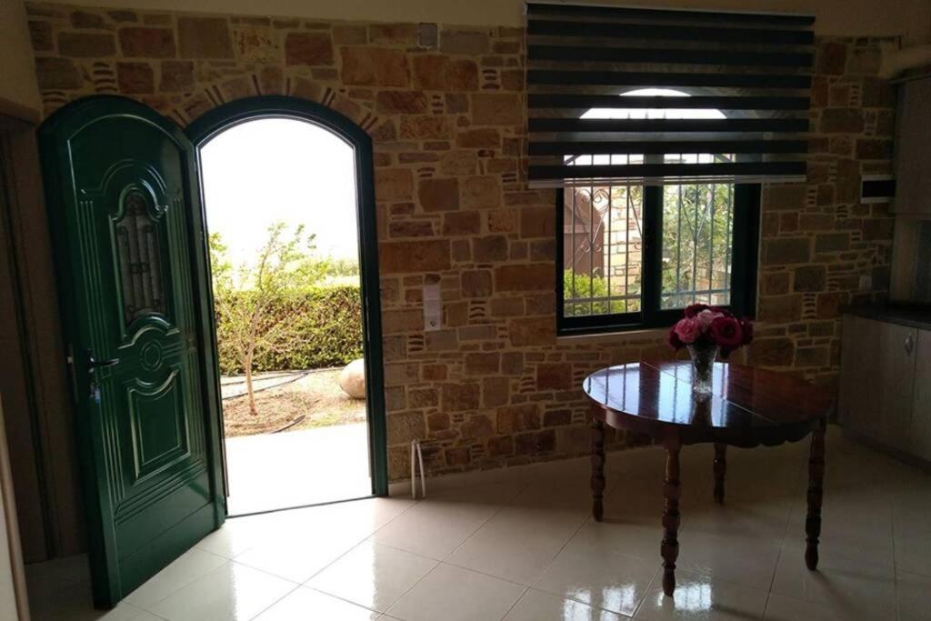 Villa Roses-Mourteri Luaran gambar