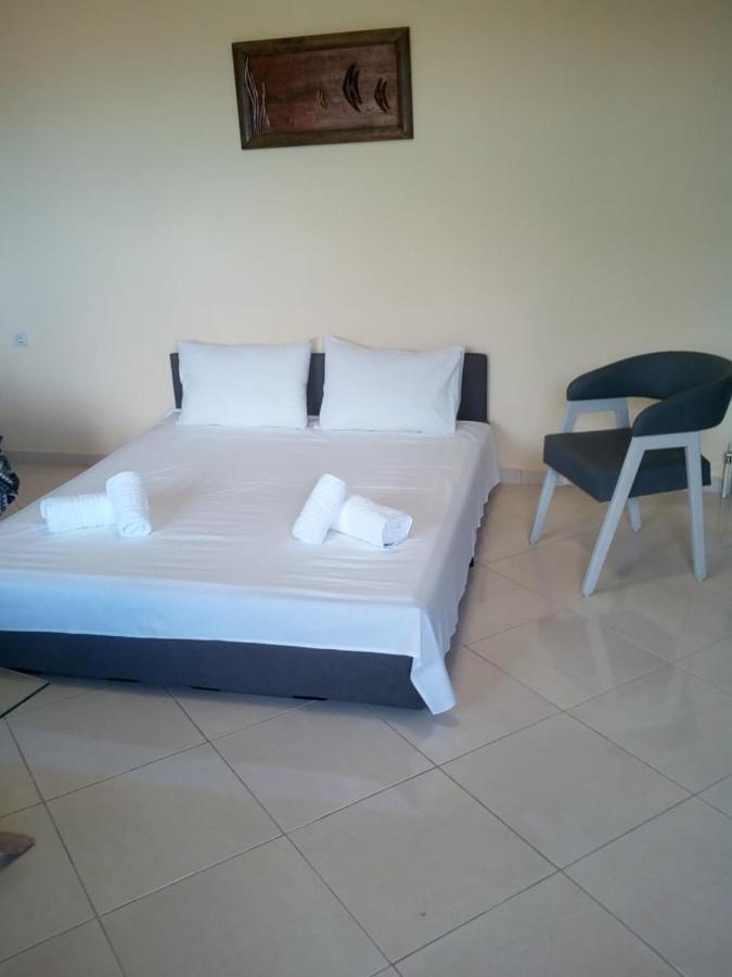 Villa Roses-Mourteri Luaran gambar